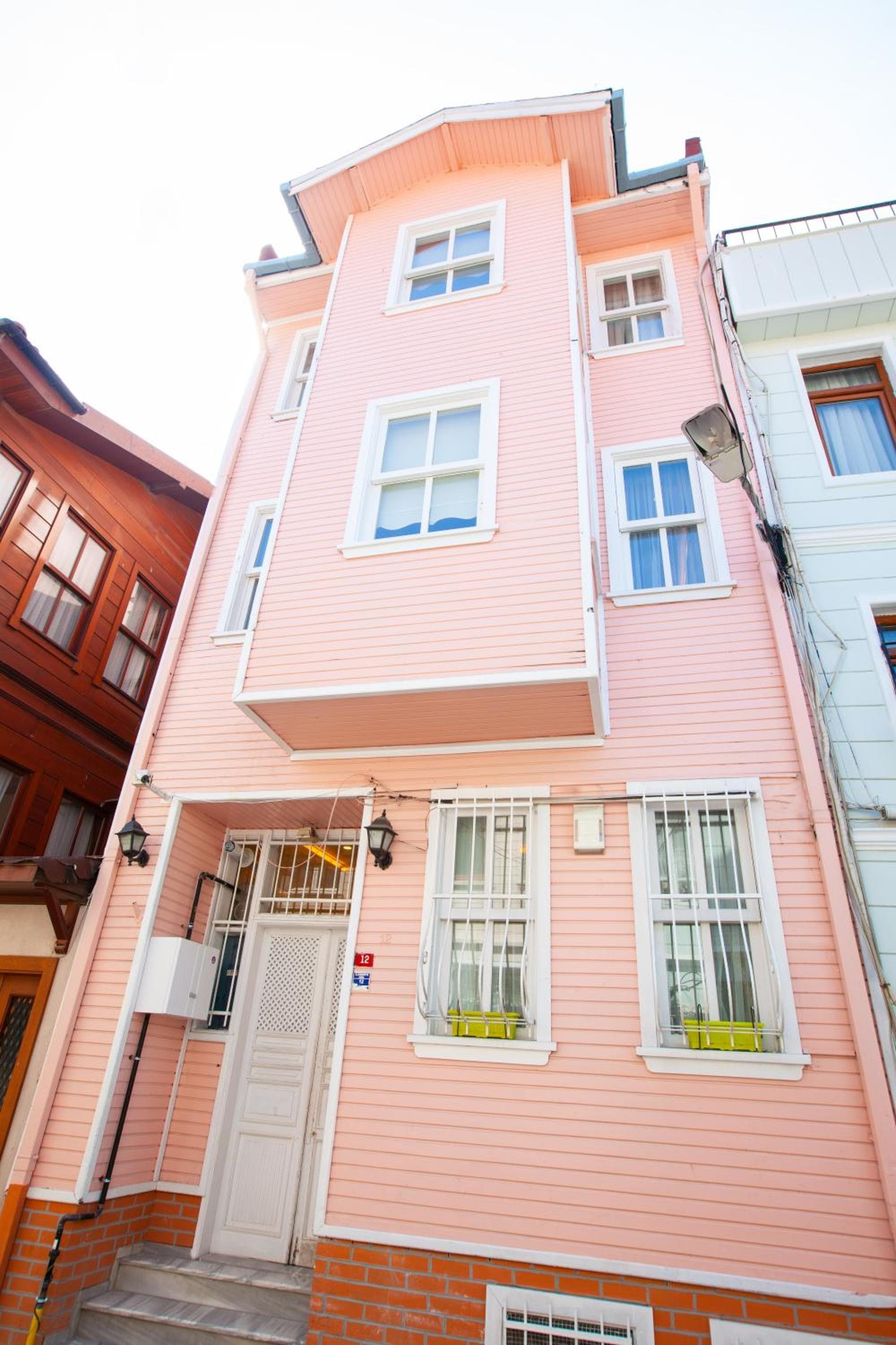 Rose Apartments