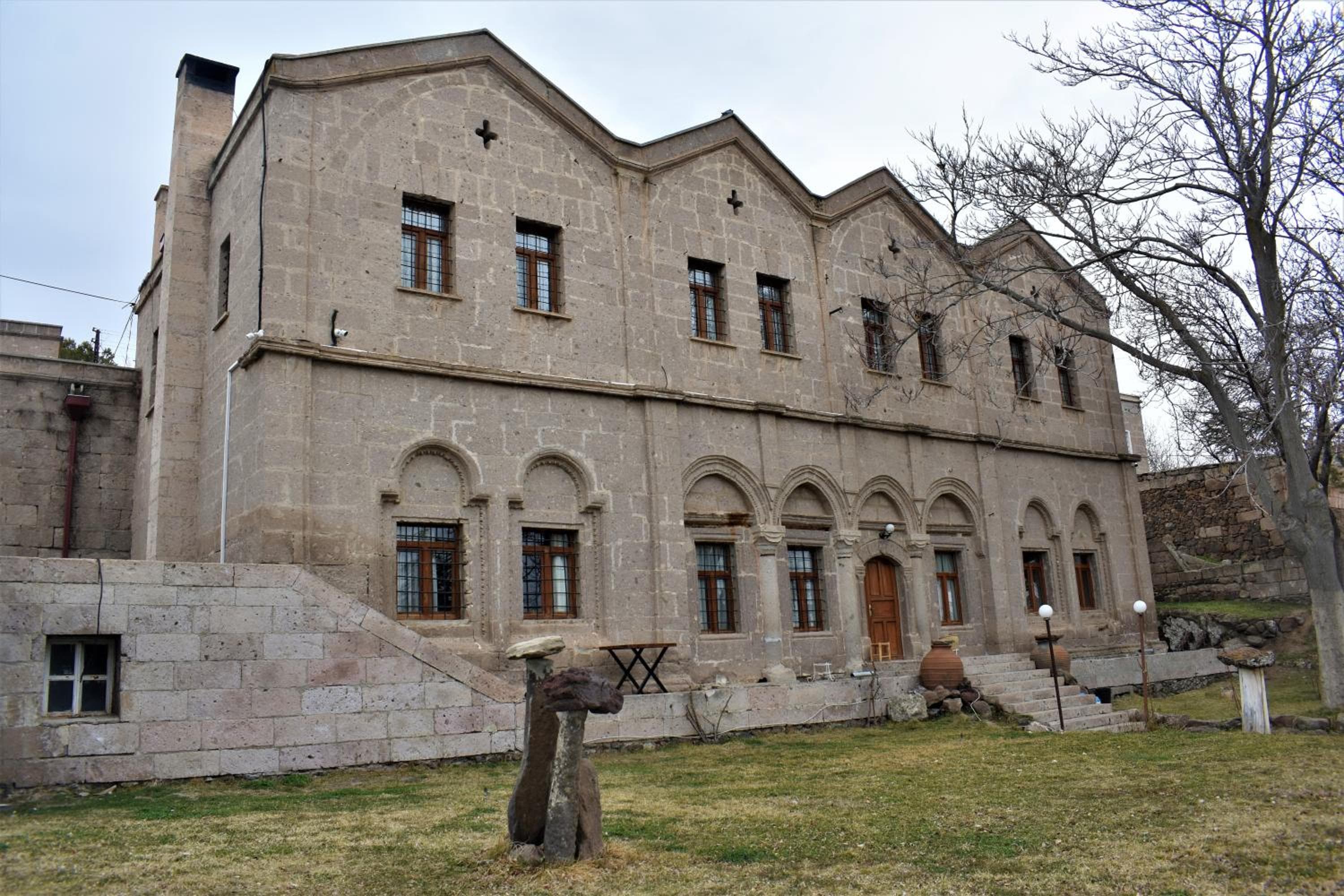 Karballa Hotel