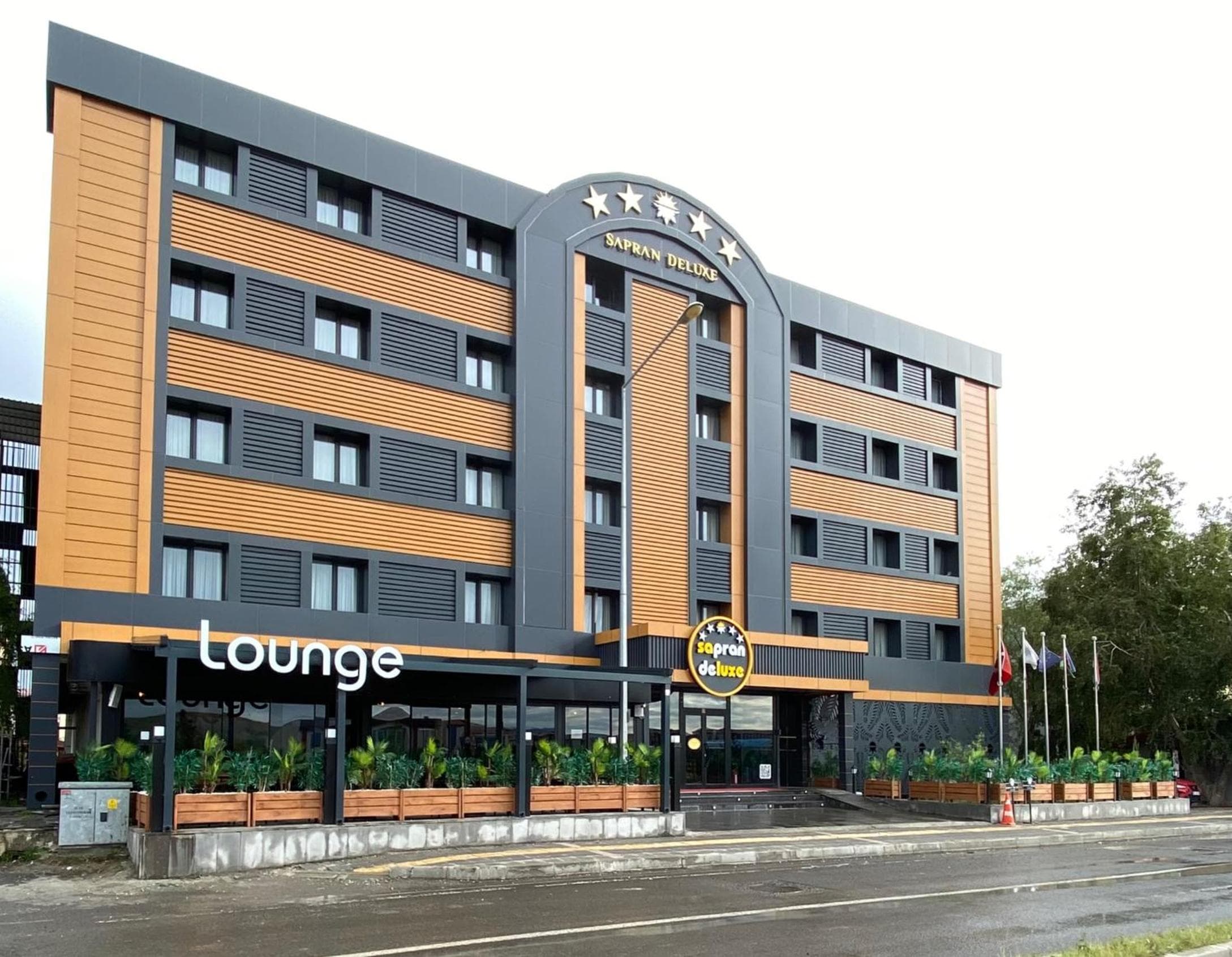 Sapran Deluxe Hotel