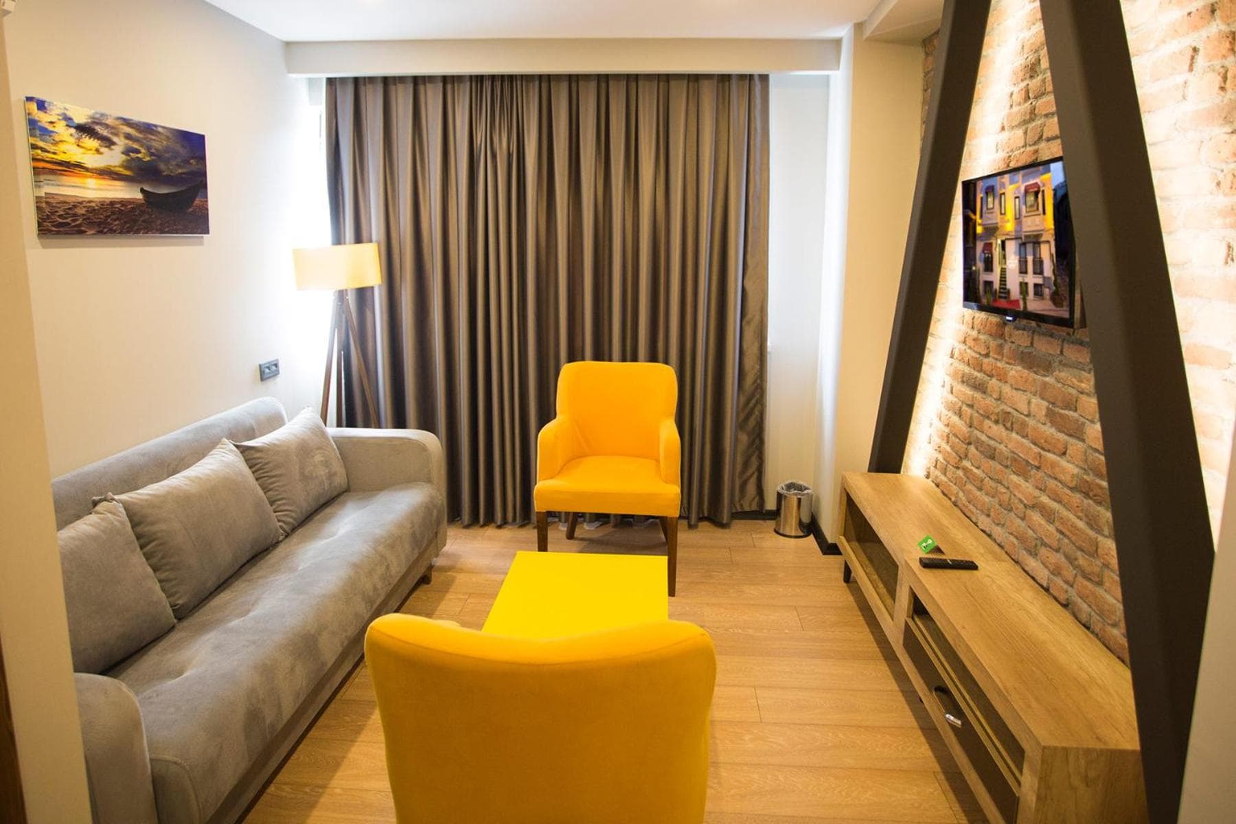 One-Bedroom Apartment