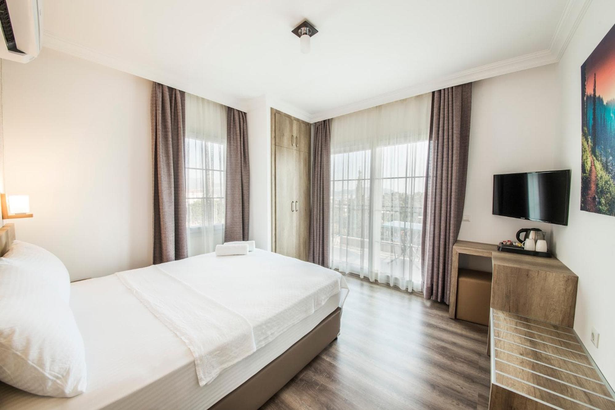 Double Room with Balcony and Sea View