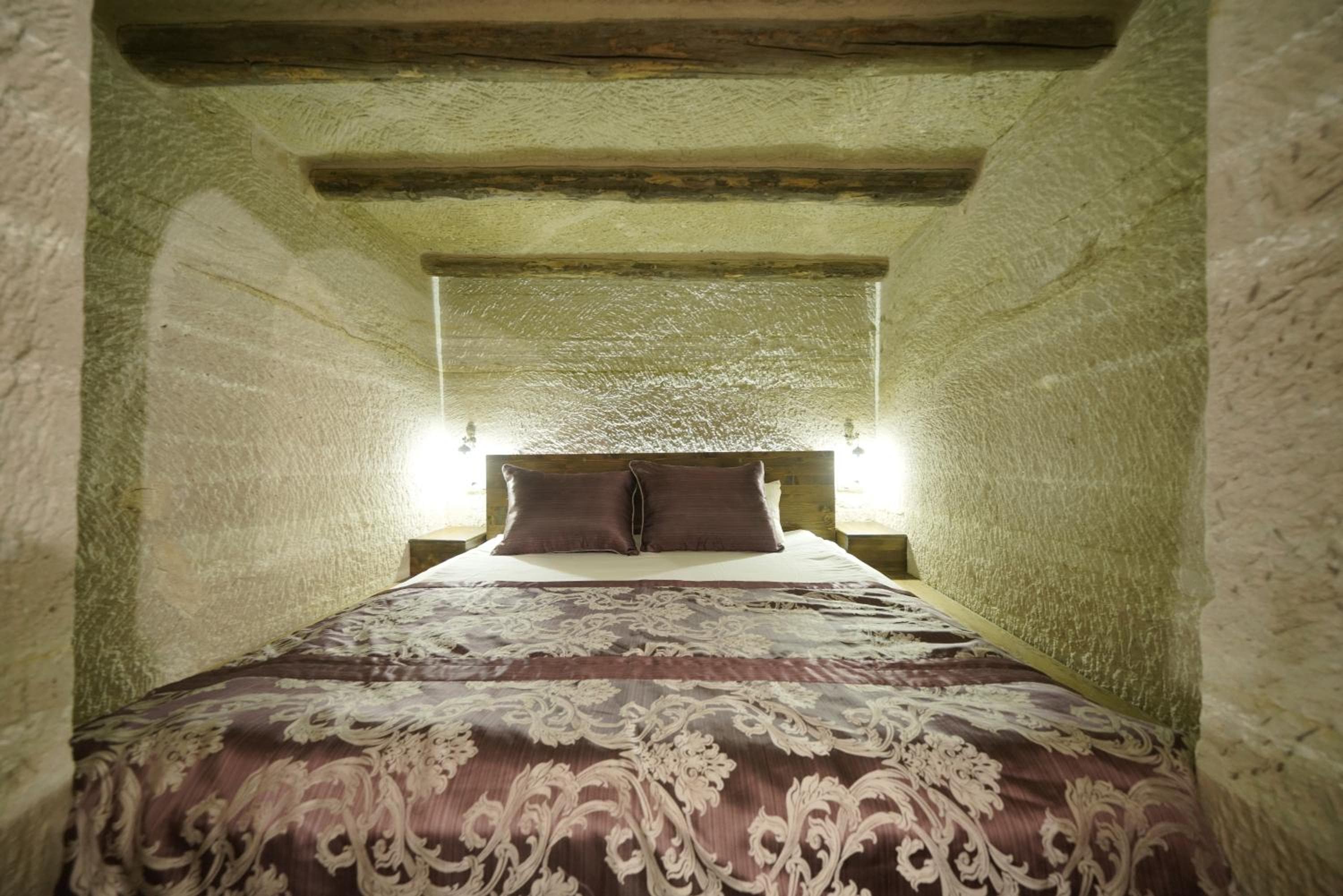 Deluxe Suite with Spa Bath