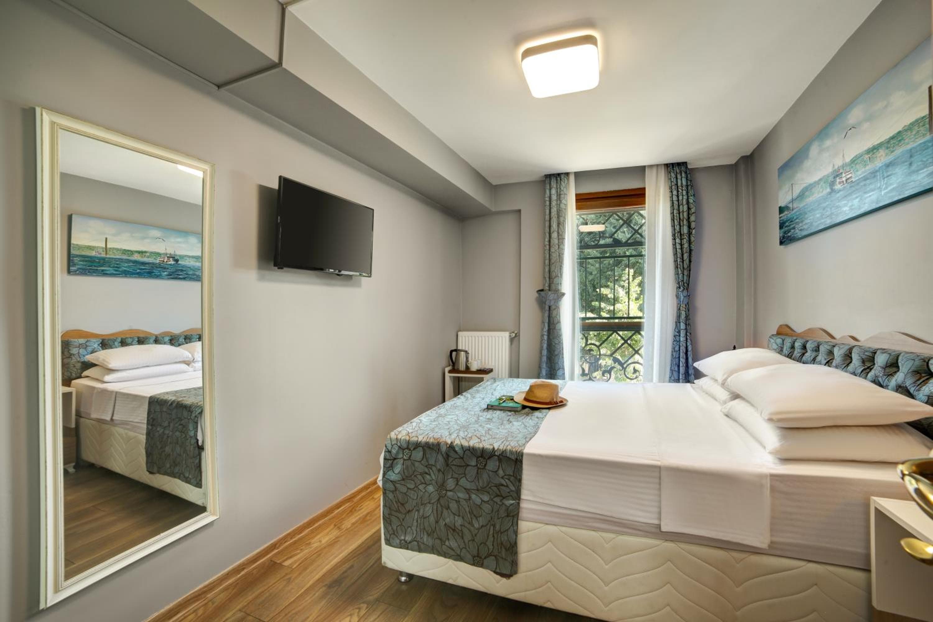 Deluxe Double or Twin Room with Garden View
