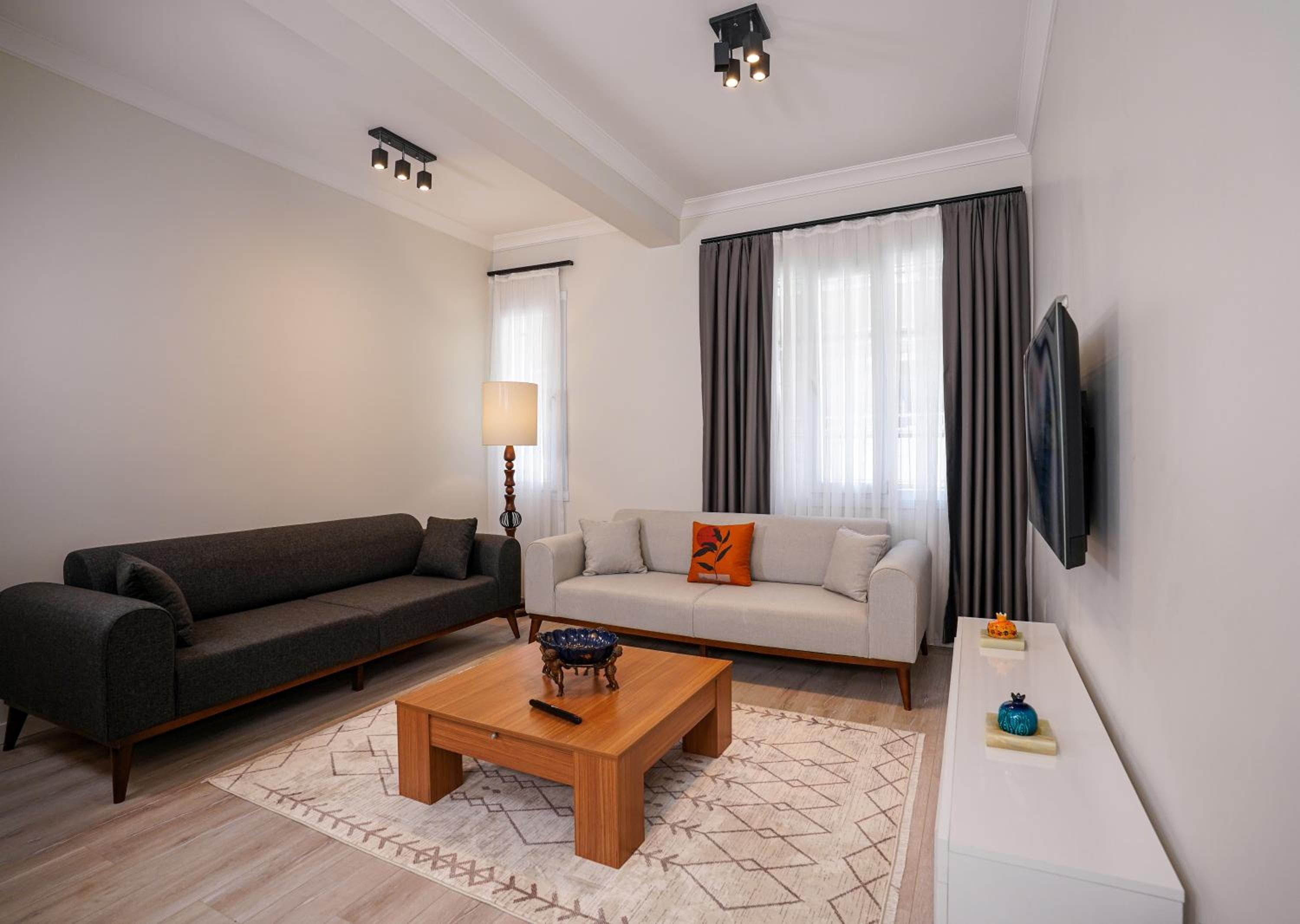 Family Room with Garden View