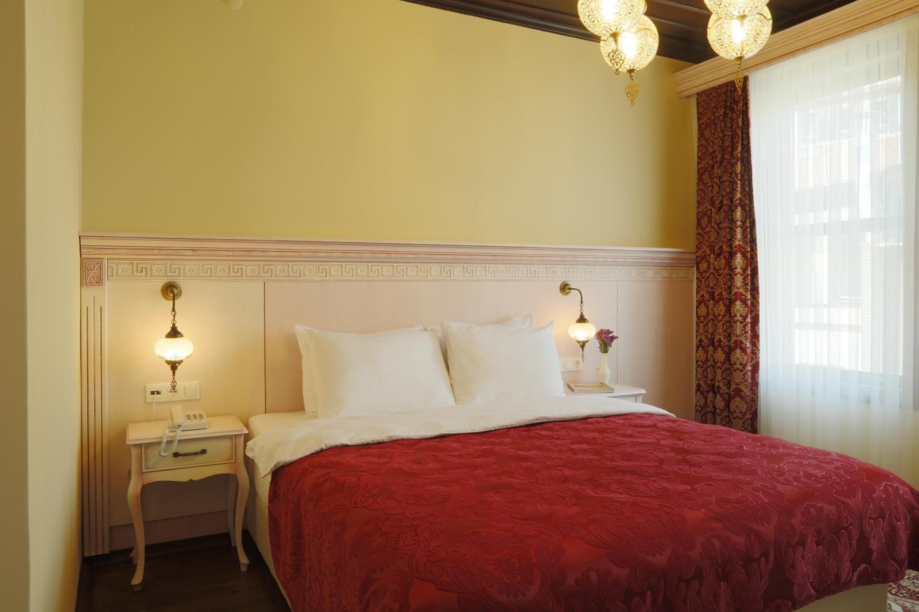 Deluxe Family Room