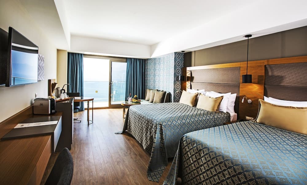Deluxe Side Sea View