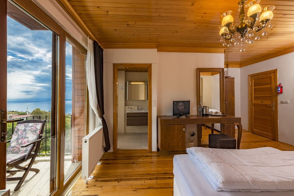 Deluxe Room, Fireplace, Sea View