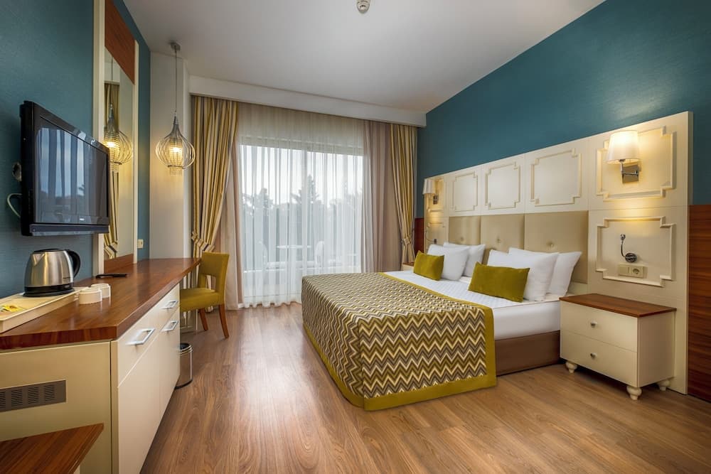Economy Room